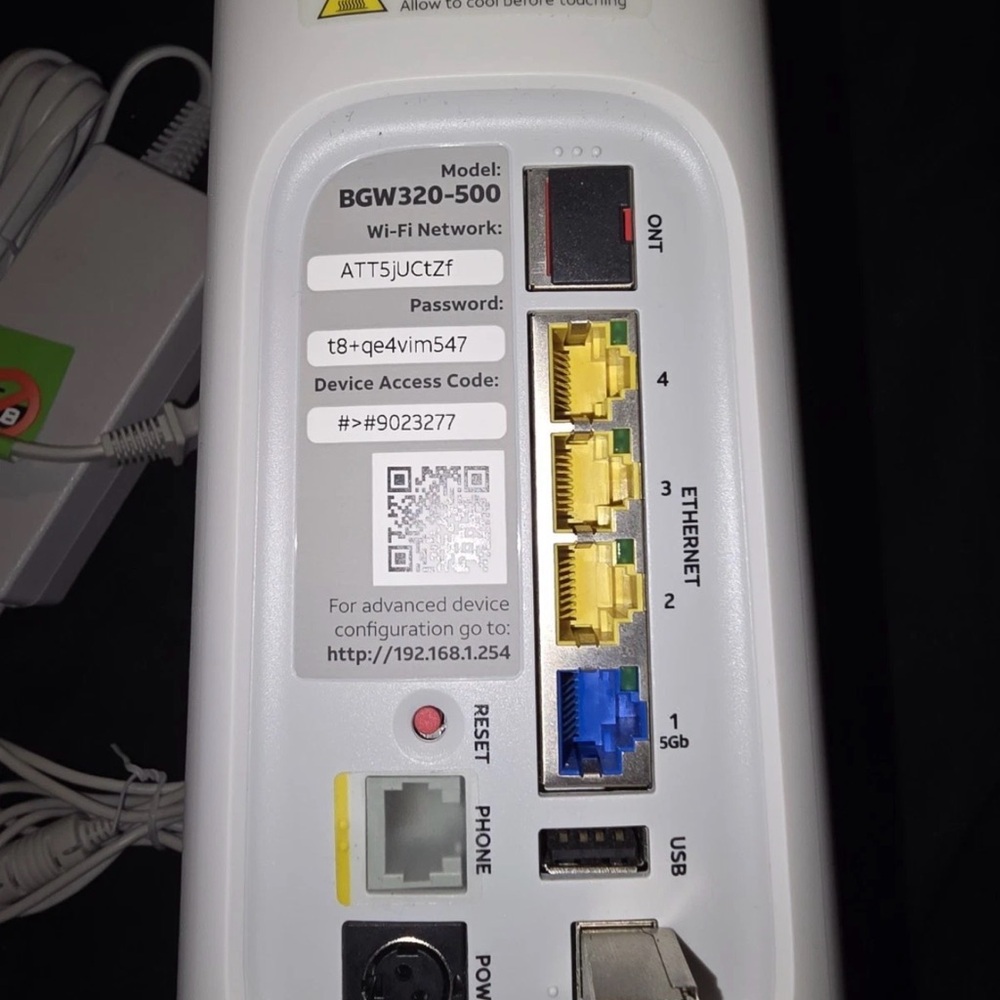 White BGW320 Router with Cables - Picture 9 of 9